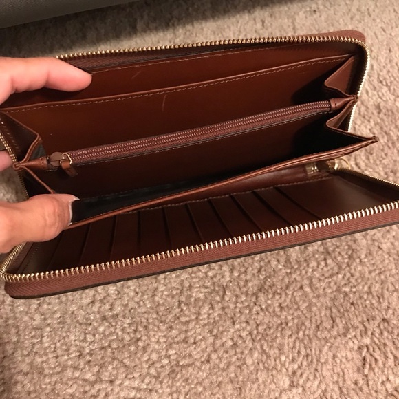 Authentic Gucci wallet - Picture 2 of 4
